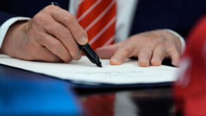 Trump unterschreibt Haushaltspaket: Shutdown beendet