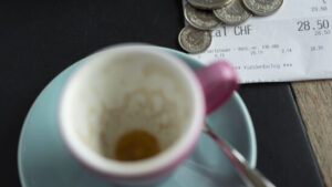 Schweizer Bevölkerung lehnt höhere Mehrwertsteuer laut Umfrage ab