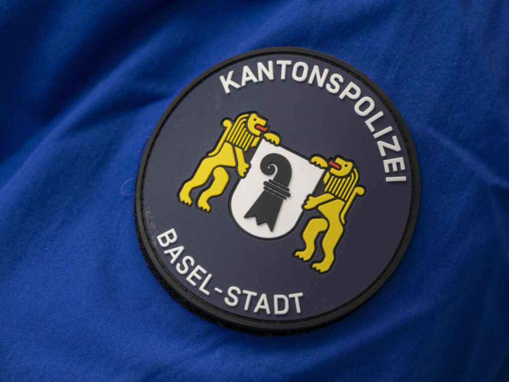 Grosseinsatz in Basel wegen Brand in Hochhaus